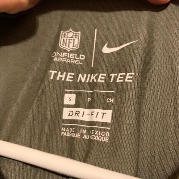 WASHINGTON FOOTBALL TEAM SIZE SMALL NIKE DRI-FIT LONG SLEEVED T-SHIRT - Picture 4 of 5